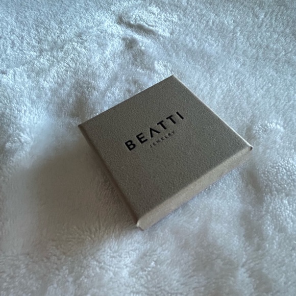 [PRE-LOVED] Beatti silver piercing stud round back - Picture 5 of 5